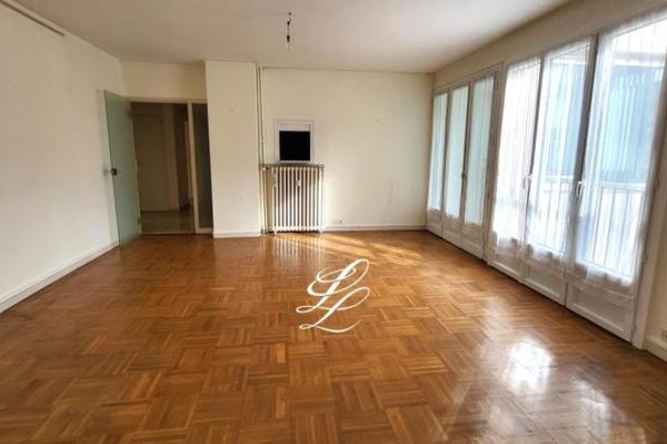 Vente - Appartement 4 pièces 87 m 2 SABLE SUR SARTHE (72300)