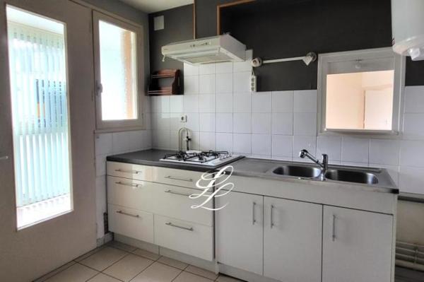 Vente - Appartement 4 pièces 87 m 2 SABLE SUR SARTHE (72300)