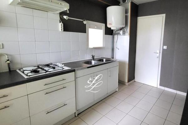 Vente - Appartement 4 pièces 87 m 2 SABLE SUR SARTHE (72300)