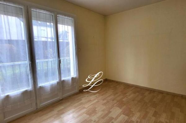 Vente - Appartement 4 pièces 87 m 2 SABLE SUR SARTHE (72300)