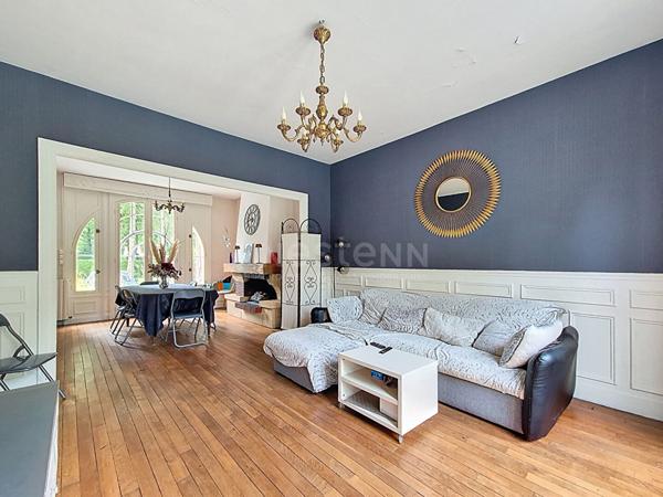 Maison avec dépendances, 12 Pièces 250 m² habitables, parc de 4500 m²