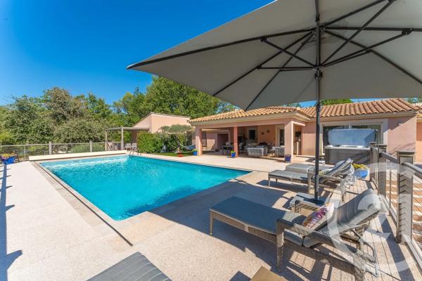 Maison à vendre  5 pièces - 231 m 2   ST MAXIMIN LA STE BAUME  - 83