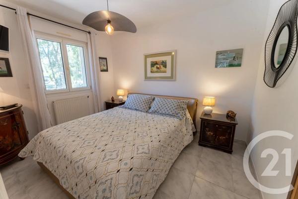 Maison à vendre  5 pièces - 231 m 2   ST MAXIMIN LA STE BAUME  - 83