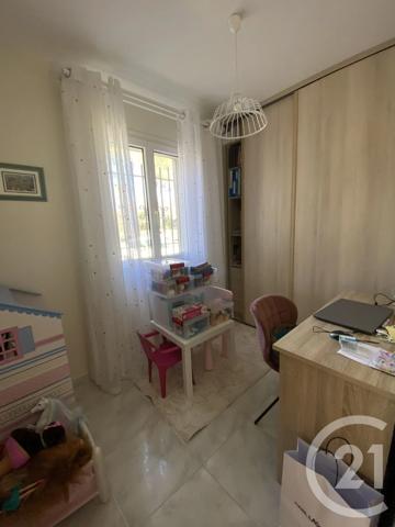 Maison à vendre  5 pièces - 231 m 2   ST MAXIMIN LA STE BAUME  - 83