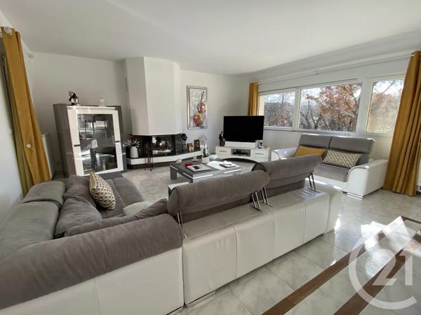 Maison à vendre  5 pièces - 231 m 2   ST MAXIMIN LA STE BAUME  - 83