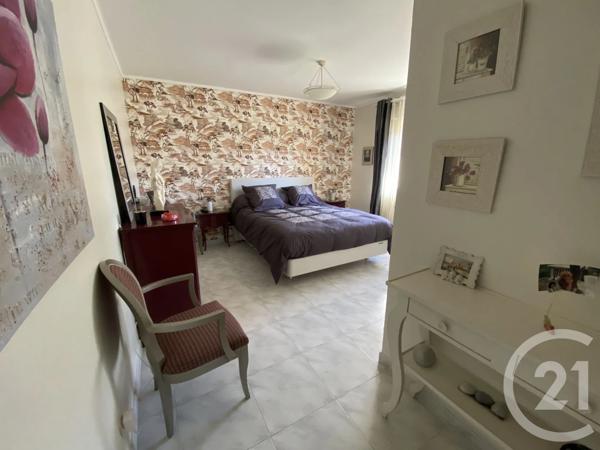 Maison à vendre  5 pièces - 231 m 2   ST MAXIMIN LA STE BAUME  - 83