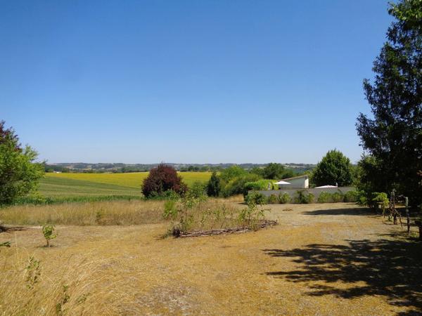 Splendide propriété de campagne, 2 maisons, 206 m² habitables au total, terrain de  7142 m², piscine.