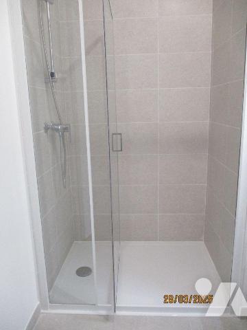 Dans résidence récente, au rez-de-chaussée : APPARTEMENT comprenant entrée-séjour-salon-cuisine...