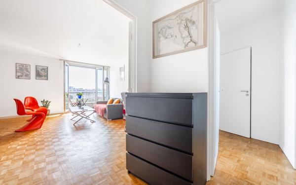 Appartement à vendre    3 pièces • 75,60 m2 Paris 12