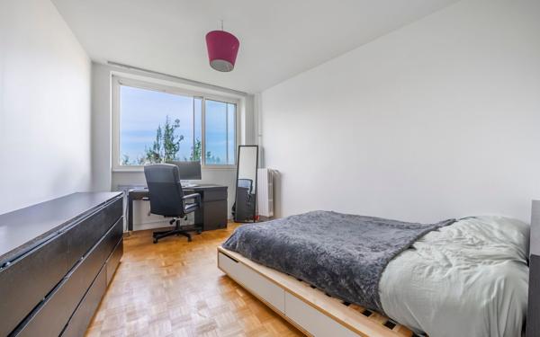 Appartement à vendre    3 pièces • 75,60 m2 Paris 12