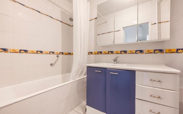 Appartement à vendre    3 pièces • 75,60 m2 Paris 12