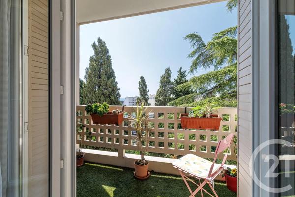 Appartement F3 à vendre  3 pièces - 56,86 m 2   NICE  - 06