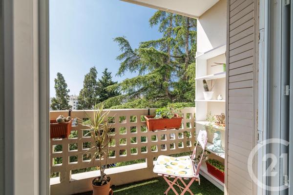 Appartement F3 à vendre  3 pièces - 56,86 m 2   NICE  - 06