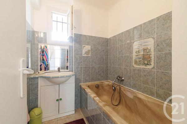 Appartement F3 à vendre  3 pièces - 56,86 m 2   NICE  - 06