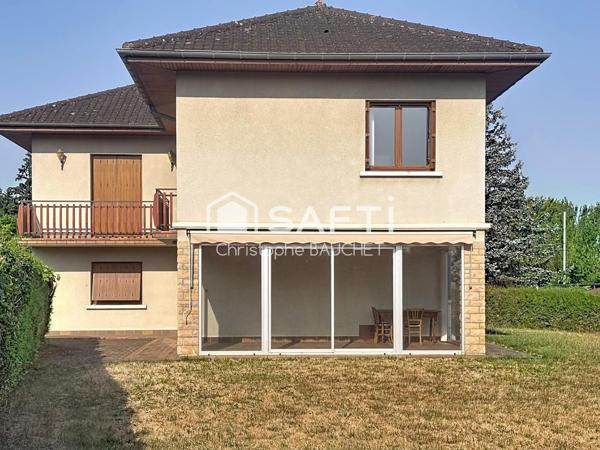 Maison familiale à rafraîchir à Bourg en Bresse