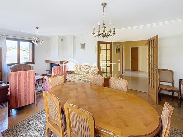 Maison familiale à rafraîchir à Bourg en Bresse