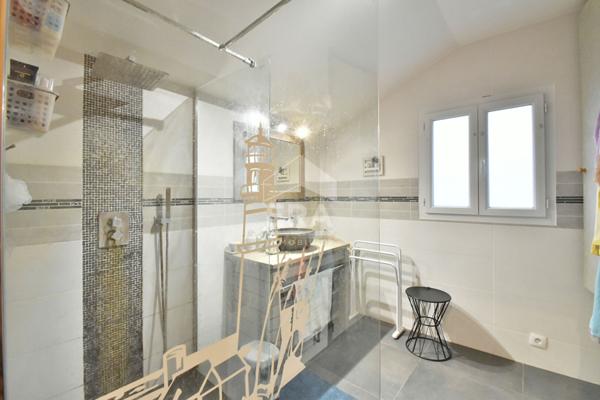 Maison à vendre à Garancières - 6 pièces, 4 chambres, bon état