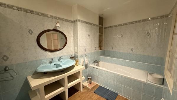Immeuble à vendre |  Le Buisson-de-Cadouin |  135 m²