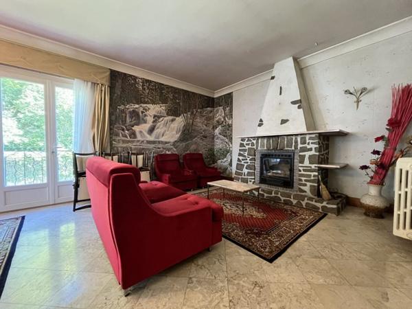 Maison à vendre |  Confolens |  10 pièces | 190,5 m²