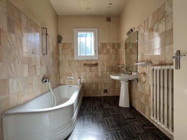 Maison à vendre |  Confolens |  10 pièces | 190,5 m²