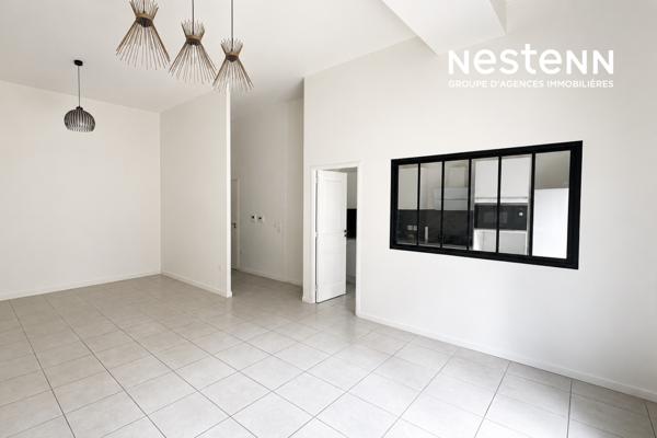 NESTENN VENISSIEUX - SAINT FONS - CENTRE-VILLE - T4 - 82m² - TRANSPORT COMMUNS - FUTUR TRAMWAY T10 - COMMERCES - ECOLES - REZ-DE-JARDIN - GARAGE -