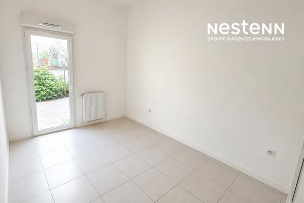 NESTENN VENISSIEUX - SAINT FONS - CENTRE-VILLE - T4 - 82m² - TRANSPORT COMMUNS - FUTUR TRAMWAY T10 - COMMERCES - ECOLES - REZ-DE-JARDIN - GARAGE -