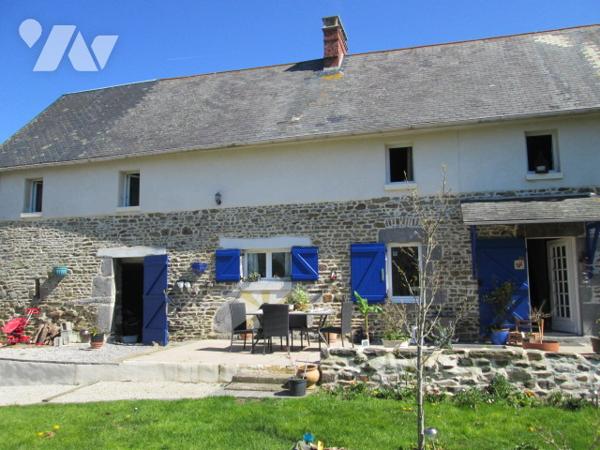 Maison mitoyenne sur un côté ; 4 chambres + grenier aménageable.