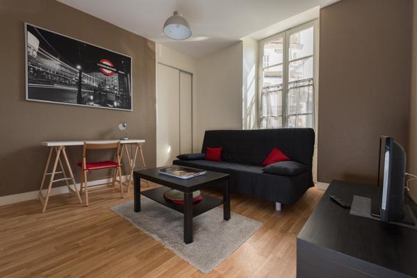 Studio meublé loué – 8 Place de la Liberté, Poitiers centre –