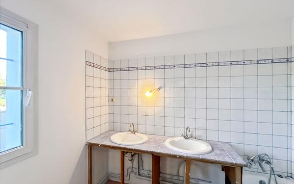 Maison à vendre    6 pièces •  Marseillan