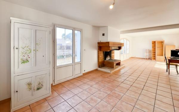 Maison à vendre    6 pièces •  Marseillan