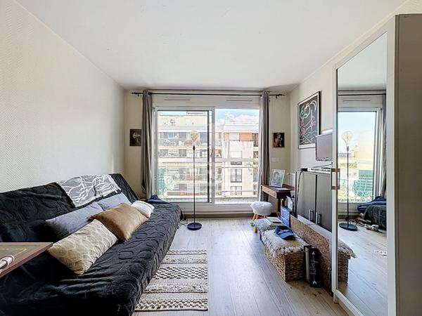 Appartement Boulogne Billancourt  23 m2, BALCON, DERNIER ETAGE