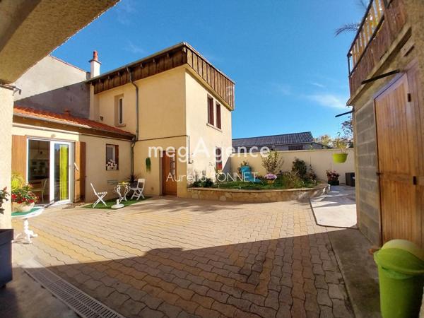 Maison à LEMPDES-SUR-ALLAGNON, 43410 - 11 pièces 275m²