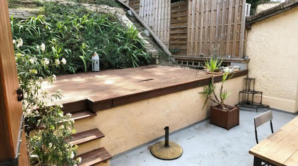 BEDARRIDES: MAISON DE VILLE AVEC GARAGE ET EXTERIEUR