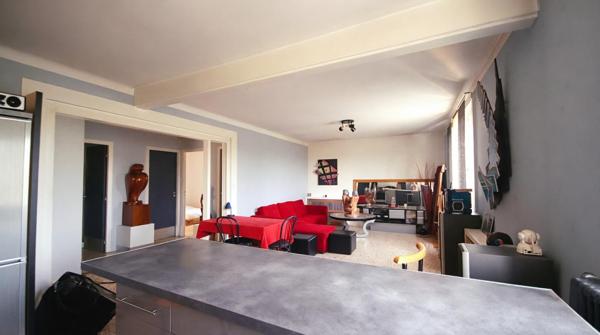 BEDARRIDES: MAISON DE VILLE AVEC GARAGE ET EXTERIEUR