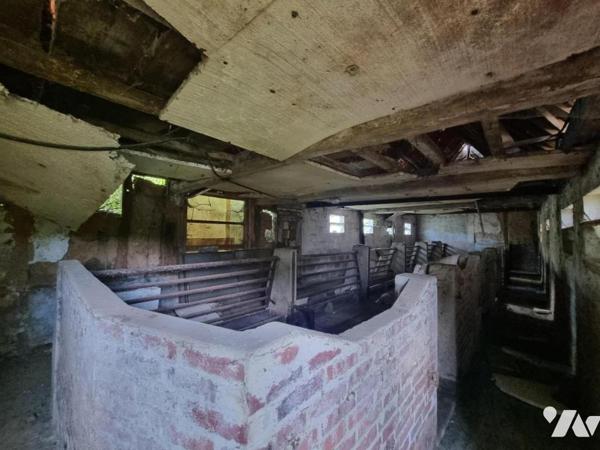 Ancien corps de ferme situé à LISBOURG