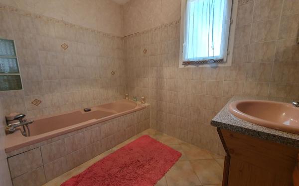 Maison à vendre    4 pièces •  Vias