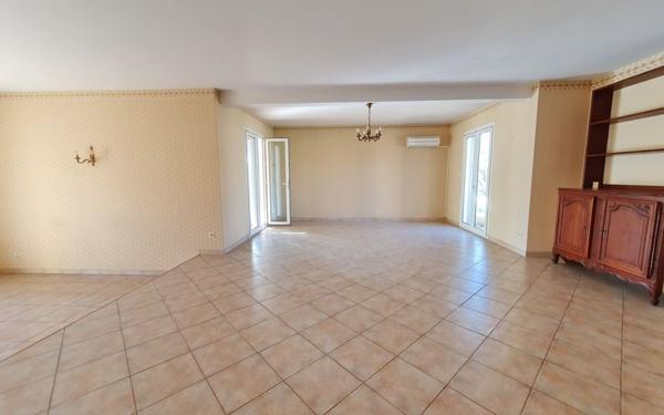 Maison à vendre    4 pièces •  Vias