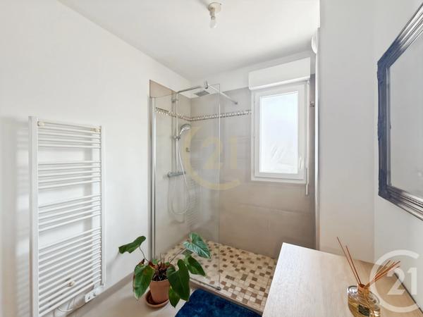 Appartement T3 à vendre  3 pièces - 64 m 2   L ILE ROUSSE  - 202