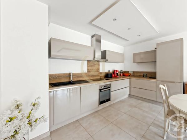 Appartement T3 à vendre  3 pièces - 64 m 2   L ILE ROUSSE  - 202