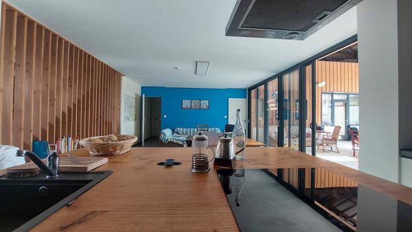Angoulême Bussatte, maison atypique de 250 m² avec jardin de 500 m² 643 000 €
