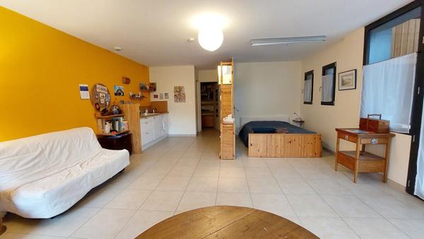 Angoulême Bussatte, maison atypique de 250 m² avec jardin de 500 m² 643 000 €