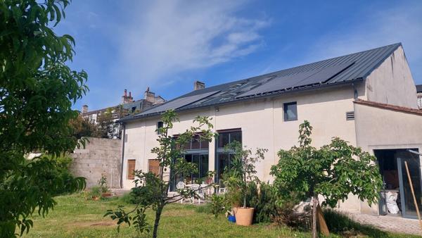 Angoulême Bussatte, maison atypique de 250 m² avec jardin de 500 m² 643 000 €