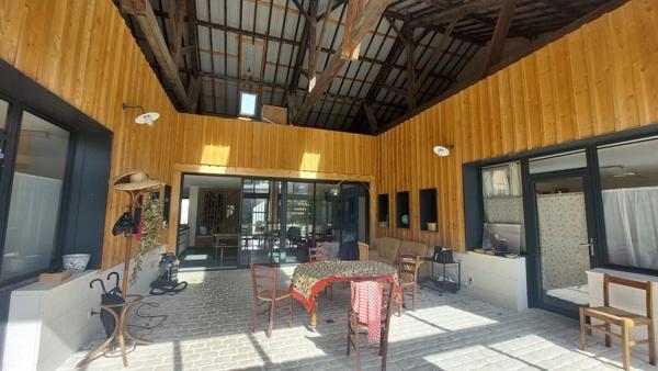 Angoulême Bussatte, maison atypique de 250 m² avec jardin de 500 m² 643 000 €