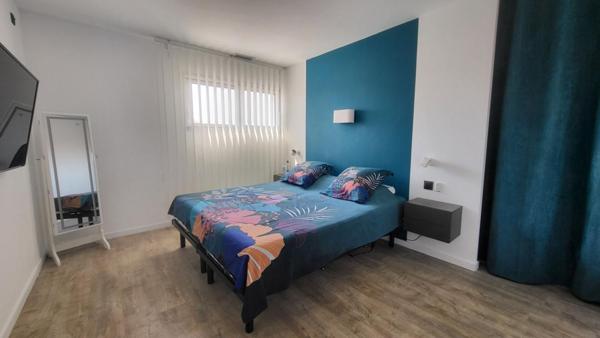 BELLE MAISON DE VILLE  125 M² PISCINE TERRASSES ET GARAGE