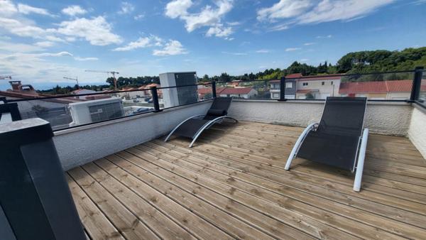 BELLE MAISON DE VILLE  125 M² PISCINE TERRASSES ET GARAGE