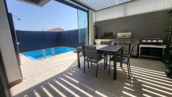 BELLE MAISON DE VILLE  125 M² PISCINE TERRASSES ET GARAGE