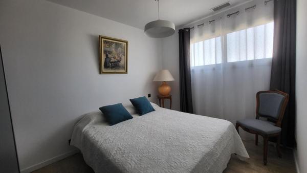 BELLE MAISON DE VILLE  125 M² PISCINE TERRASSES ET GARAGE