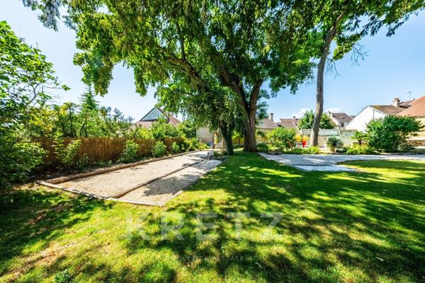 DIJON - Ancienne bâtisse en pierres, restaurée, avec piscine chauffée, pétanque, garage