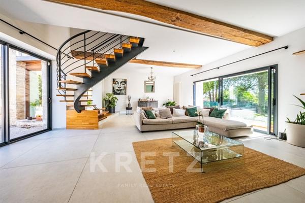 DIJON - Ancienne bâtisse en pierres, restaurée, avec piscine chauffée, pétanque, garage