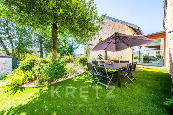 DIJON - Ancienne bâtisse en pierres, restaurée, avec piscine chauffée, pétanque, garage